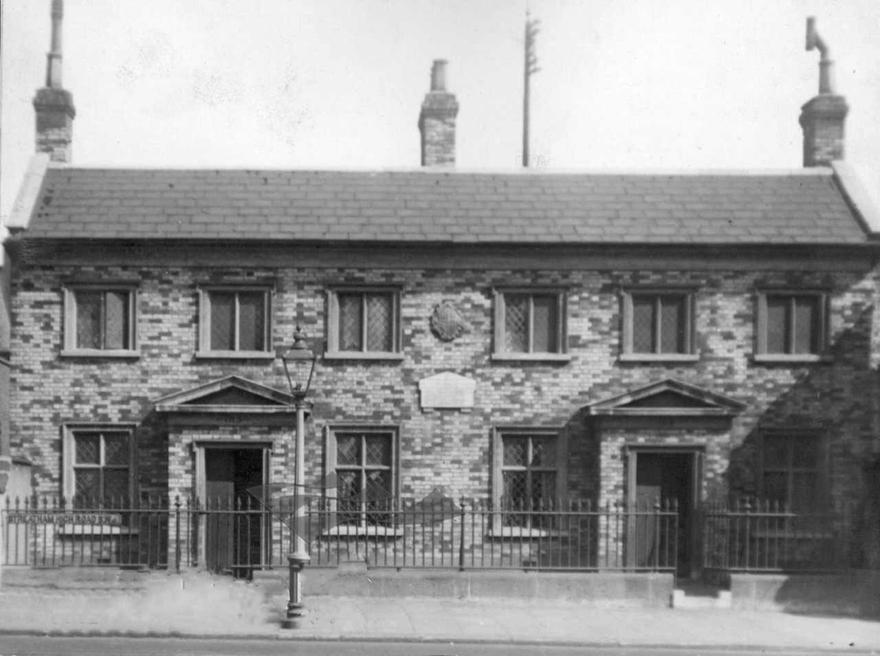 Thrale Almshouses, Streatham High Road